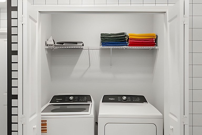 5 Bd / 4.5 Ba / Sleeps 14 / Windsor Cay Resort