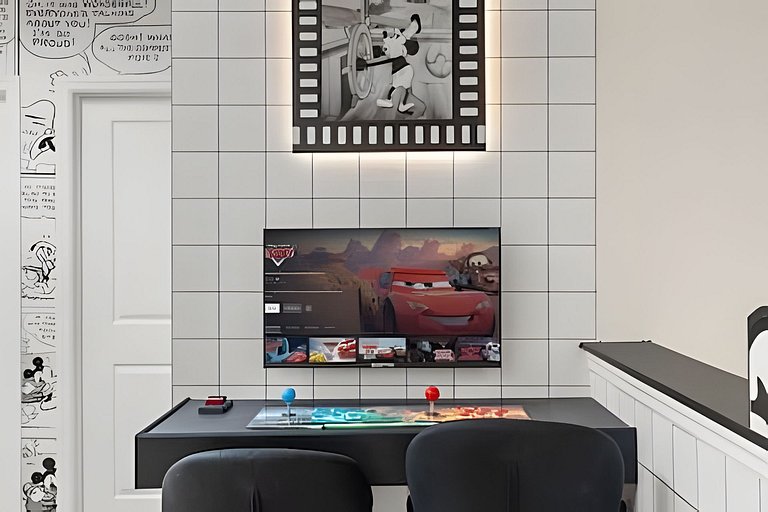 5 Bd / 4.5 Ba / Sleeps 14 / Windsor Cay Resort