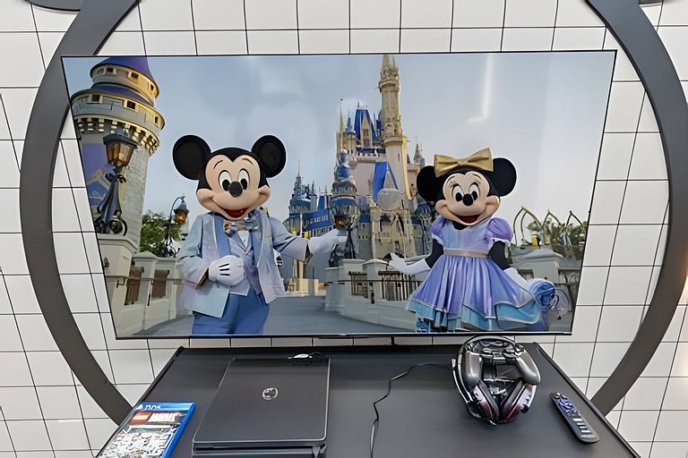 5 Bd / 4.5 Ba / Sleeps 14 / Windsor Cay Resort