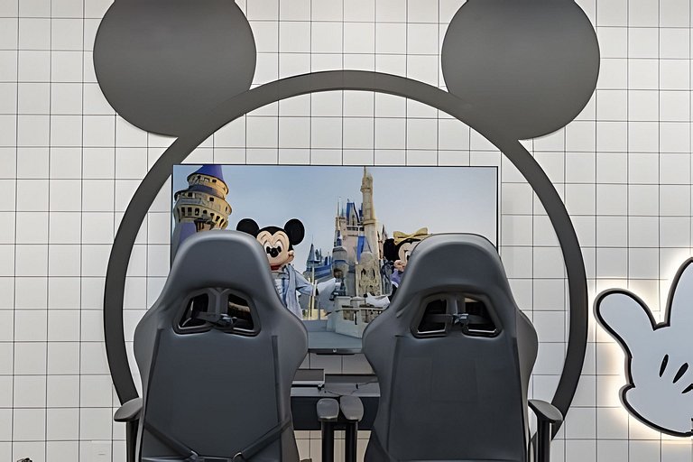 5 Bd / 4.5 Ba / Sleeps 14 / Windsor Cay Resort