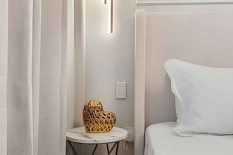 5 Bd / 4.5 Ba / Sleeps 14 / Windsor Cay Resort