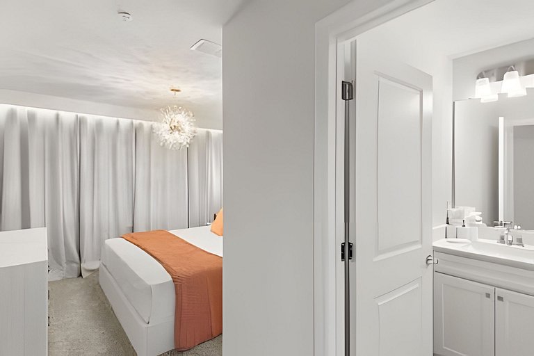 5 Bd / 4.5 Ba / Sleeps 14 / Windsor Cay Resort