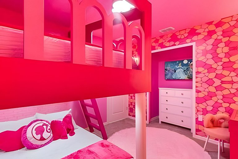 5 Bd / 4.5 Ba / Sleeps 14 / Windsor Cay Resort