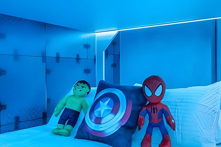 5 Bd / 4.5 Ba / Sleeps 14 / Windsor Cay Resort