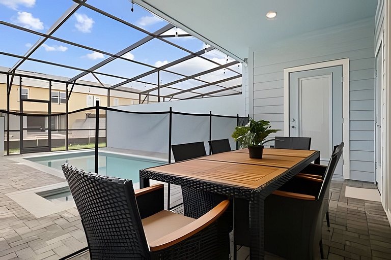 5 Bd / 4,5 Ba / Sleeps 14 / Windsor Cay Resort