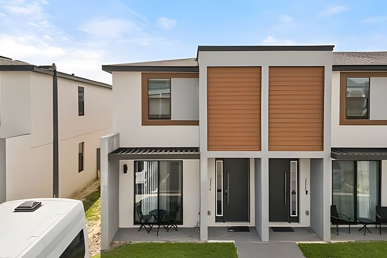 3 Bd / 3 Ba / Sleeps 8 / The hub