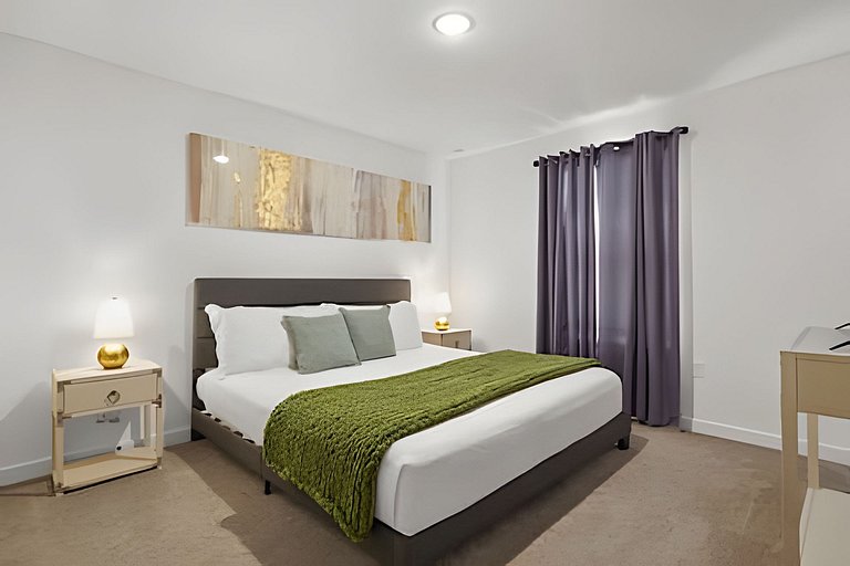 3 Bd / 3 Ba / Sleeps 8 / The hub