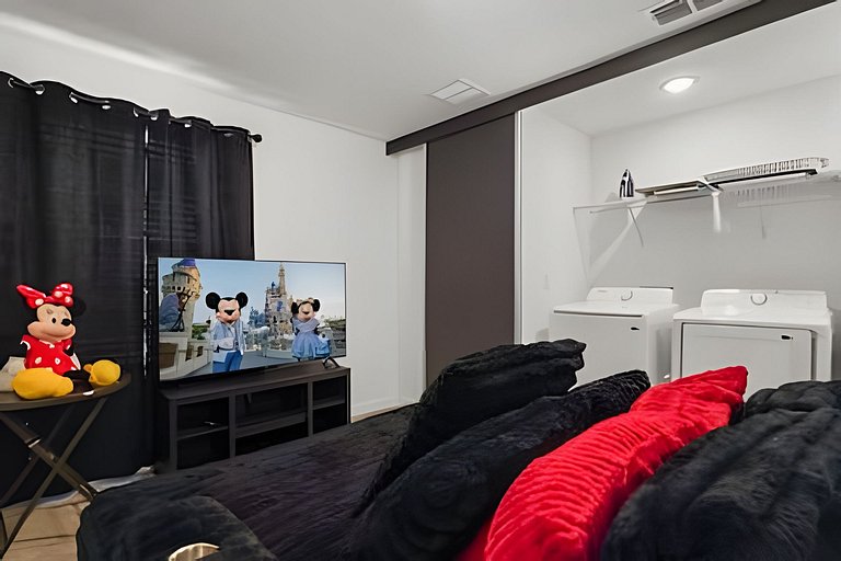 3 Bd / 3 Ba / Sleeps 8 / The hub