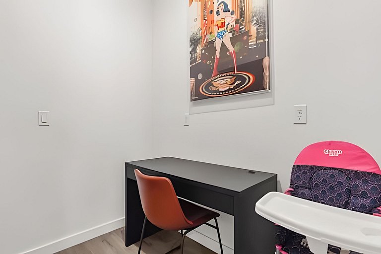 3 Bd / 3 Ba / Sleeps 8 / The hub