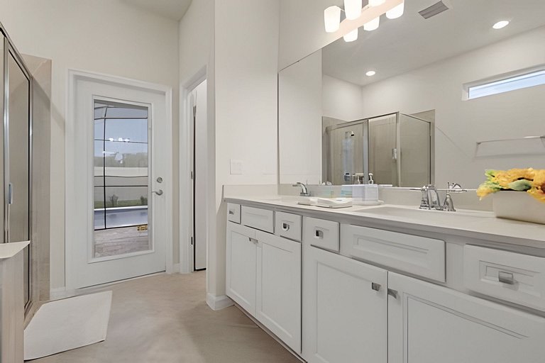 8 Bd / 6 Ba / Sleeps 23 / Windsor Cay Resort