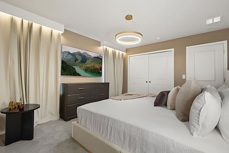 8 Bd / 6 Ba / Sleeps 23 / Windsor Cay Resort