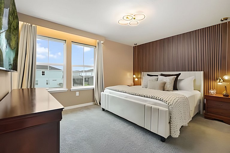 8 Bd / 6 Ba / Sleeps 23 / Windsor Cay Resort