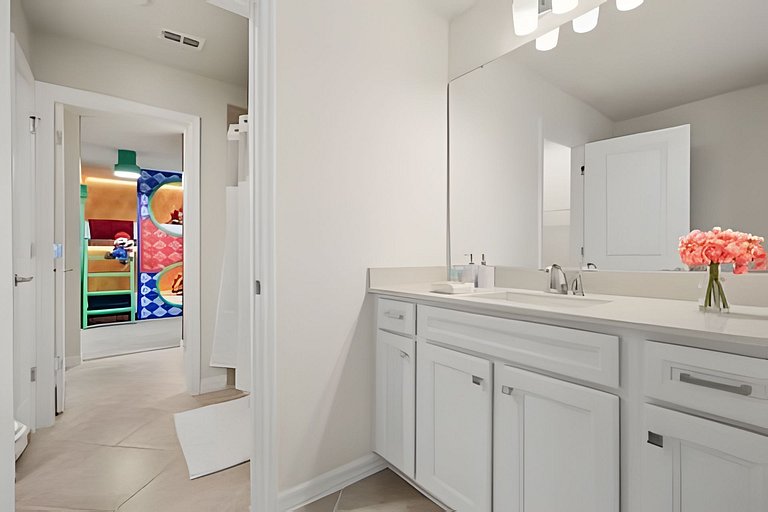 8 Bd / 6 Ba / Sleeps 23 / Windsor Cay Resort