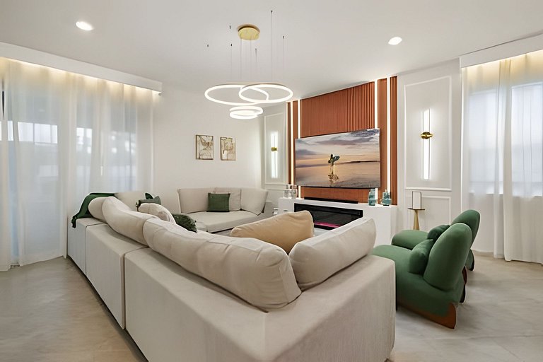 8 Bd / 6 Ba / Sleeps 23 / Windsor Cay Resort