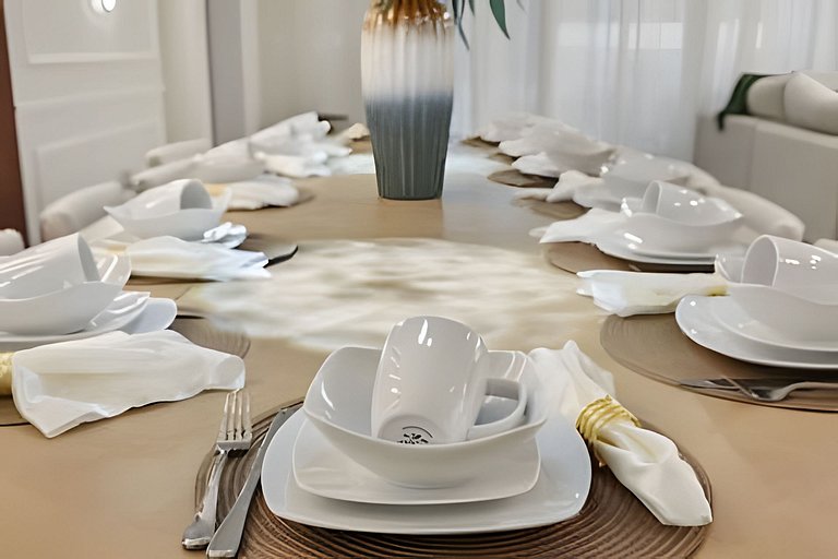 8 Bd / 6 Ba / Sleeps 23 / Windsor Cay Resort
