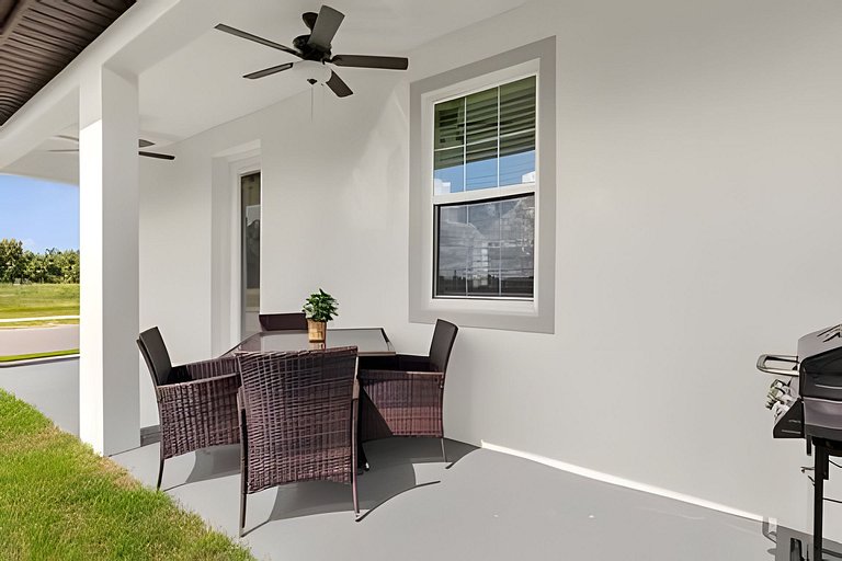 6 Bd / 3,5 Ba / Sleeps 22 / Reunion Village