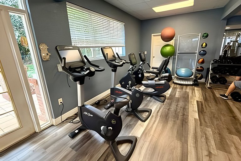 6 Bd / 3,5 Ba / Sleeps 22 / Reunion Village