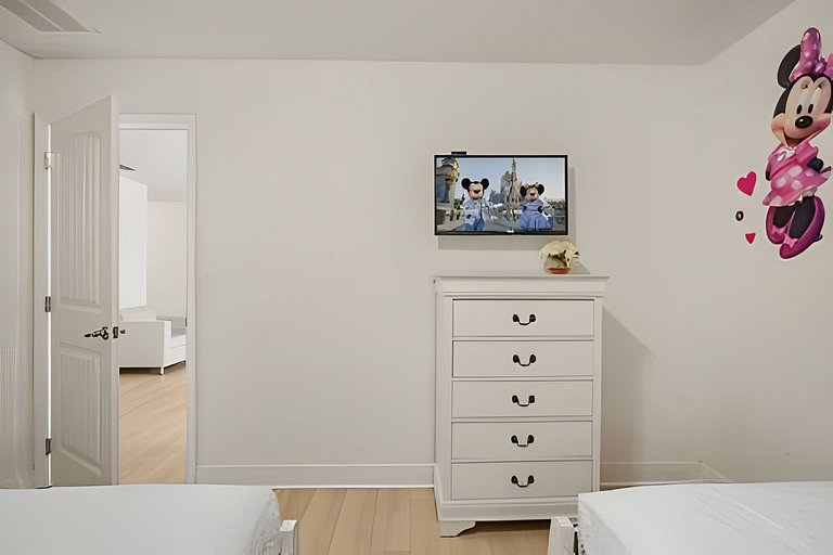 6 Bd / 4.5 Ba / Sleeps 12 / Solterra Resort