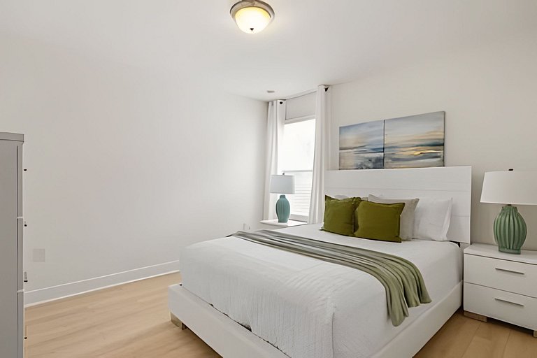 6 Bd / 4.5 Ba / Sleeps 12 / Solterra Resort