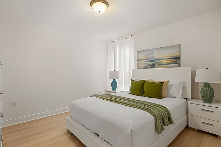 6 Bd / 4.5 Ba / Sleeps 12 / Solterra Resort