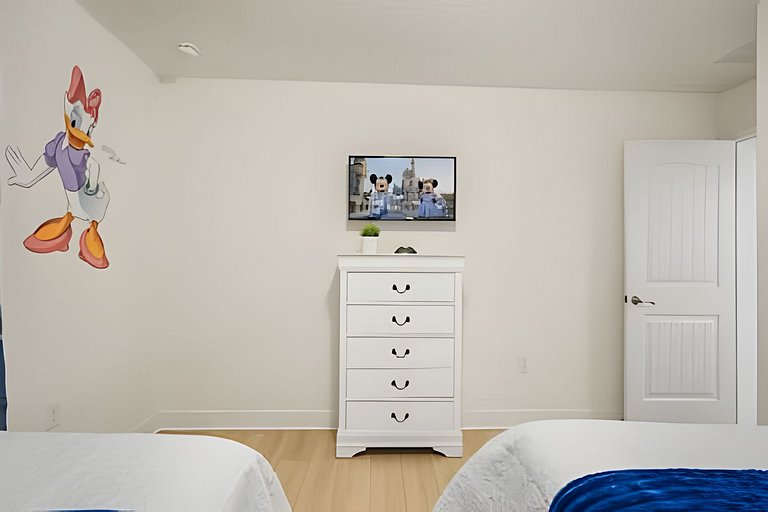 6 Bd / 4.5 Ba / Sleeps 12 / Solterra Resort