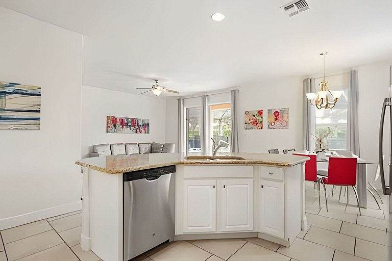 6 Bd / 4.5 Ba / Sleeps 12 / Solterra Resort