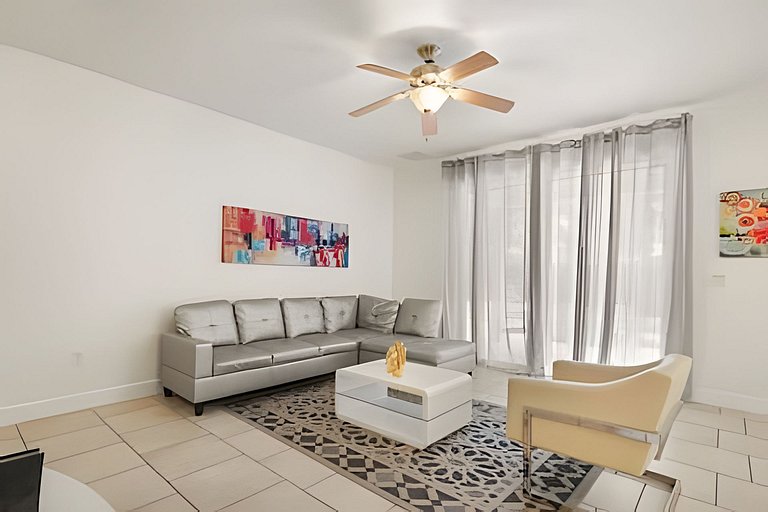 6 Bd / 4.5 Ba / Sleeps 12 / Solterra Resort