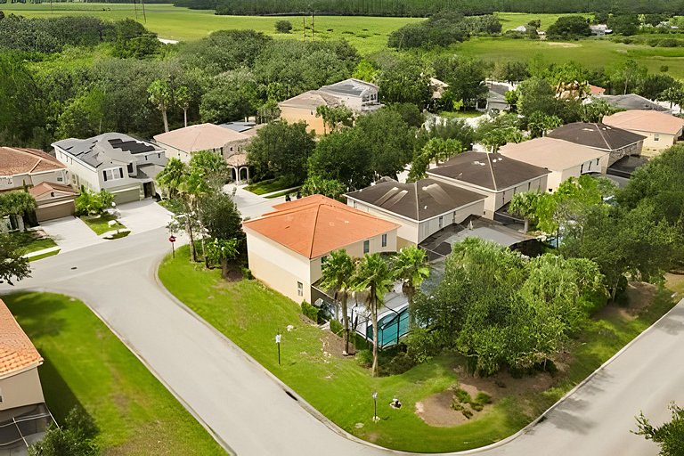 6 Bd / 4.5 Ba / Sleeps 12 / Solterra Resort