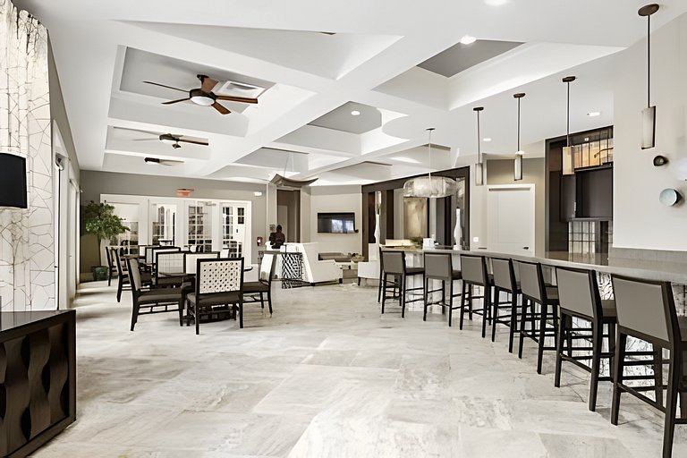 6 Bd / 4.5 Ba / Sleeps 12 / Solterra Resort