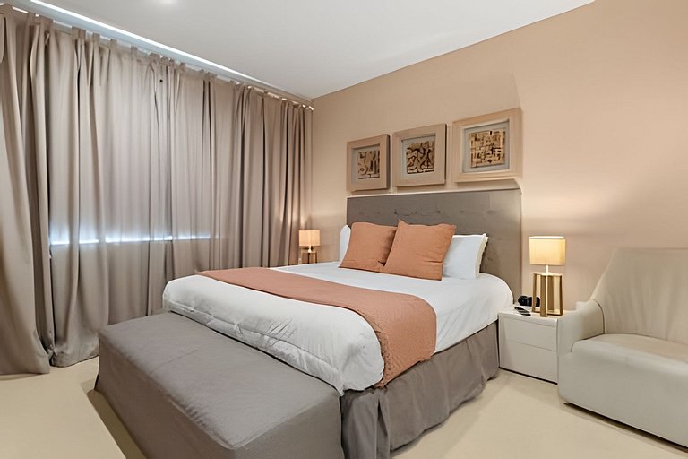 8 min to Disney | Private Bath in Every Bedroom