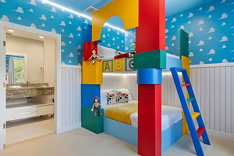 8 min to Disney | Private Bath in Every Bedroom