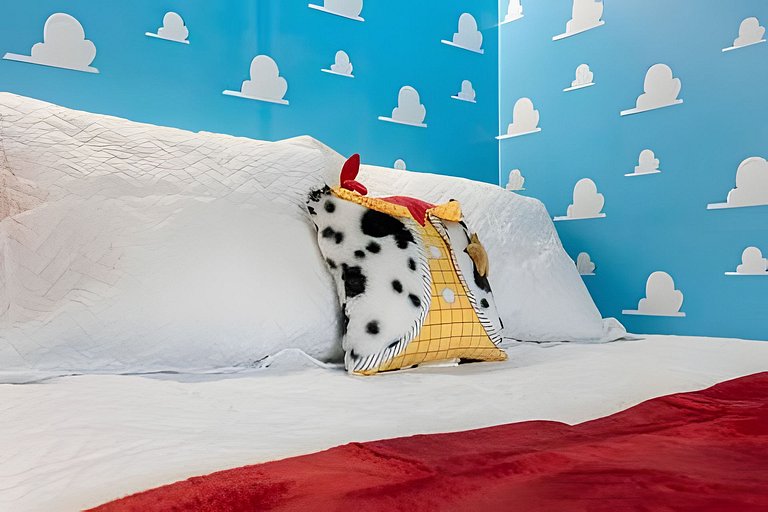 8 min to Disney | Private Bath in Every Bedroom