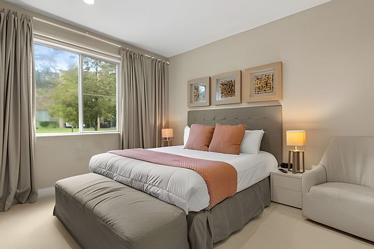 8 min to Disney | Private Bath in Every Bedroom